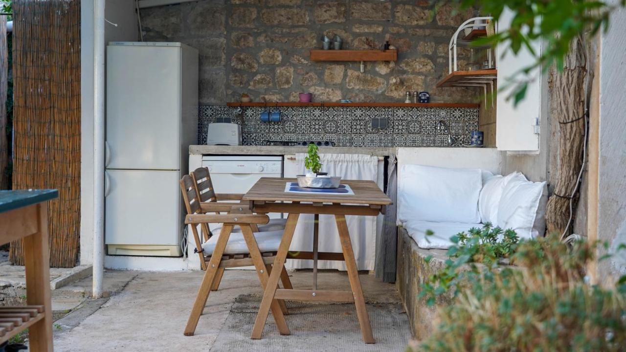 Charming Two-Bed Apartment Orange Garden Sutivan Buitenkant foto