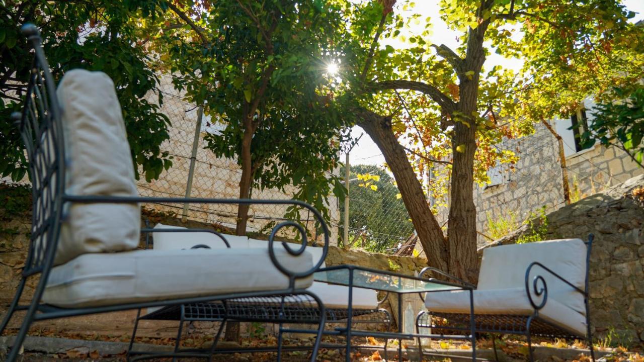 Charming Two-Bed Apartment Orange Garden Sutivan Buitenkant foto